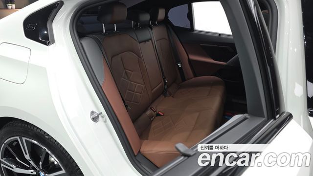 BMW 5-Series 2026 — photo 18