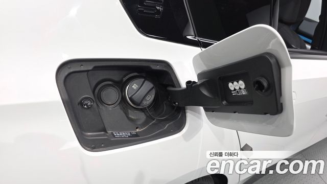 BMW 5-Series 2026 — photo 32