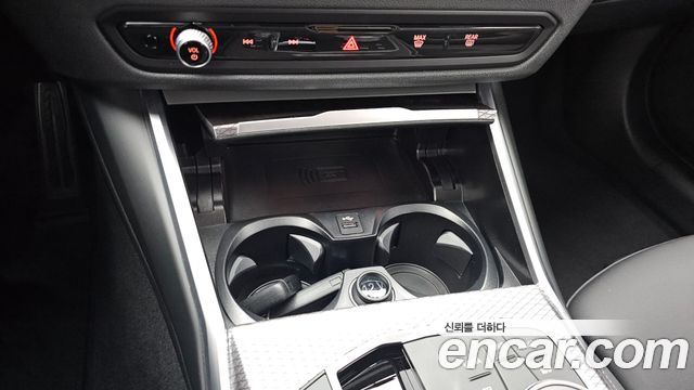 BMW 3-Series 2025 — photo 23