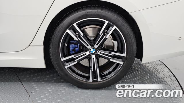BMW 3-Series 2025 — photo 7