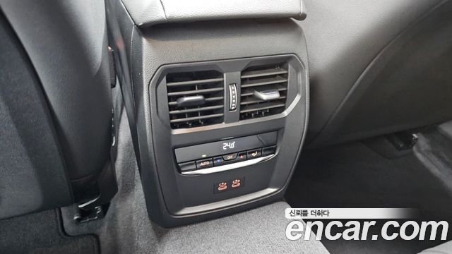 BMW 3-Series 2025 — photo 28