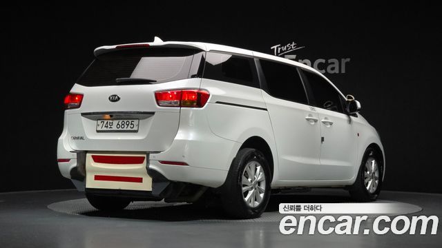 Kia Canival 2016 — photo 2