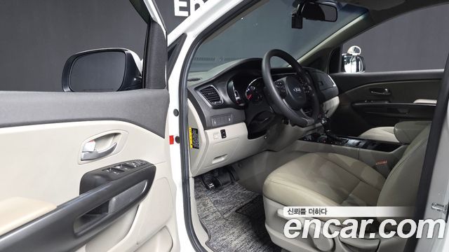 Kia Canival 2016 — photo 10