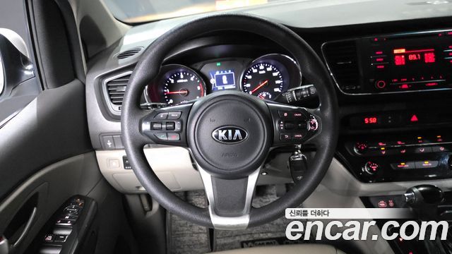 Kia Canival 2016 — photo 13