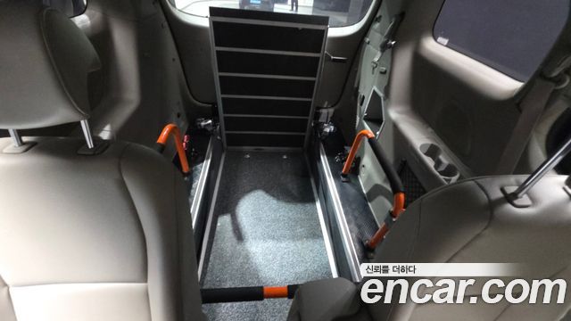 Kia Canival 2016 — photo 18