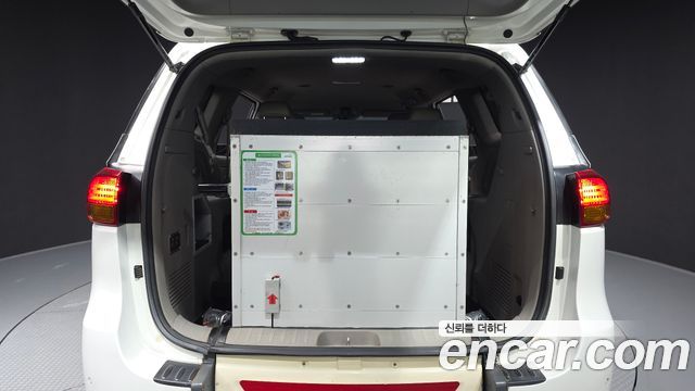 Kia Canival 2016 — photo 20