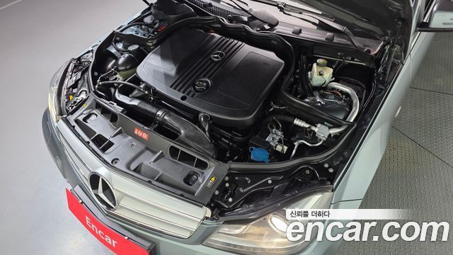 Mercedes-Benz C-Class 2012 — photo 6