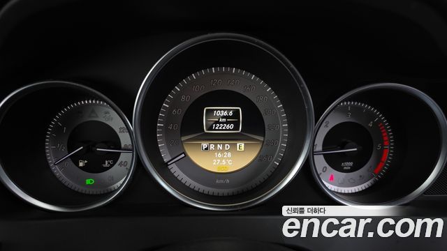 Mercedes-Benz C-Class 2012 — photo 8