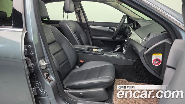Mercedes-Benz C-Class 2012 — photo 11