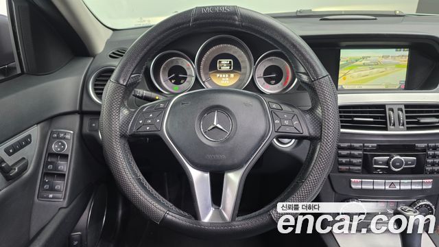 Mercedes-Benz C-Class 2012 — photo 13