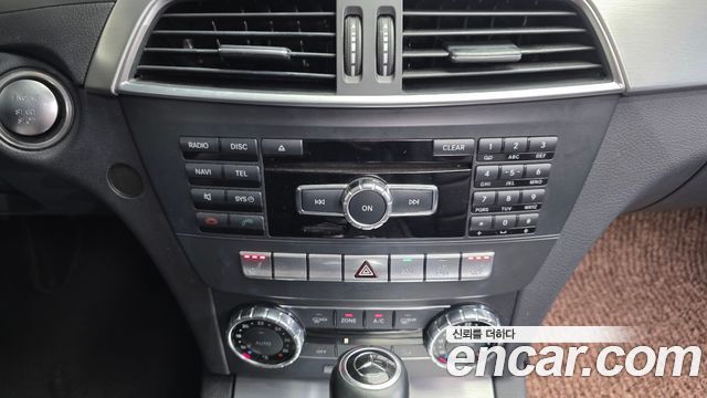 Mercedes-Benz C-Class 2012 — photo 17