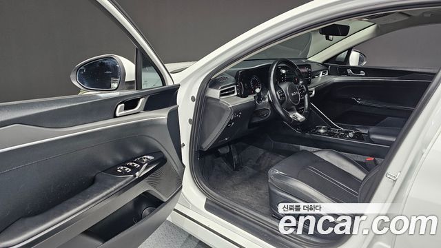 Kia K5 2022 — photo 13