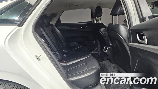 Kia K5 2022 — photo 17