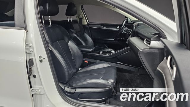 Kia K5 2022 — photo 16