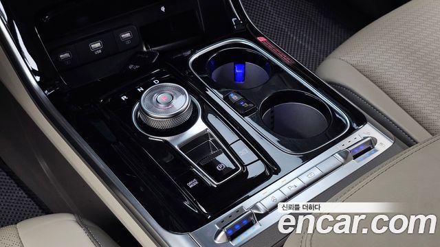 Kia Canival 2023 — photo 12