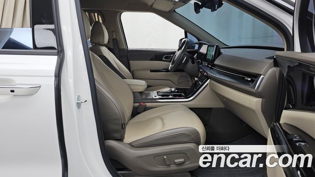 Kia Canival 2023 — photo 17