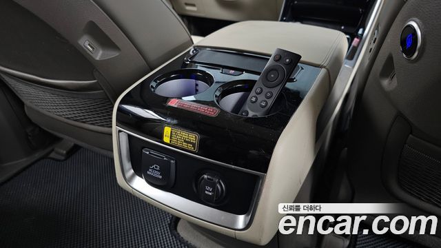 Kia Canival 2023 — photo 20