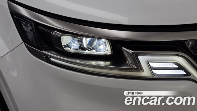 Kia Canival 2023 — photo 8