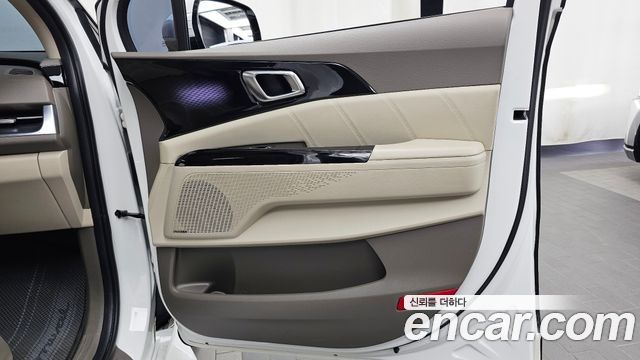 Kia Canival 2023 — photo 15