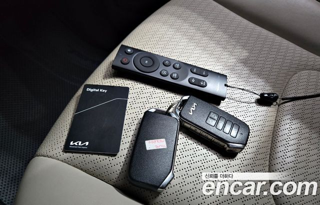 Kia Canival 2023 — photo 27