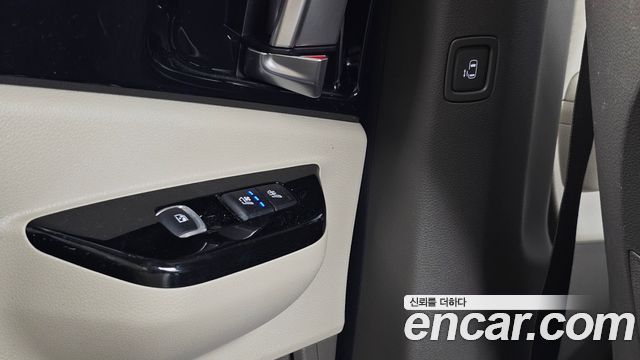 Kia Canival 2023 — photo 28
