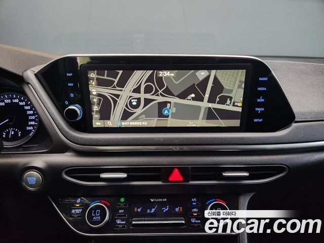 Hyundai Sonata 2022 — photo 13