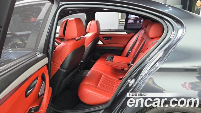 BMW M5 2016 — photo 11