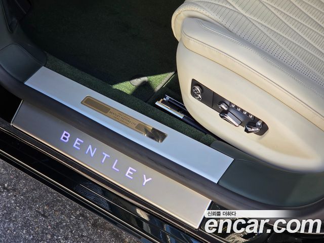 Bentley Flying Spur 2021 — photo 6