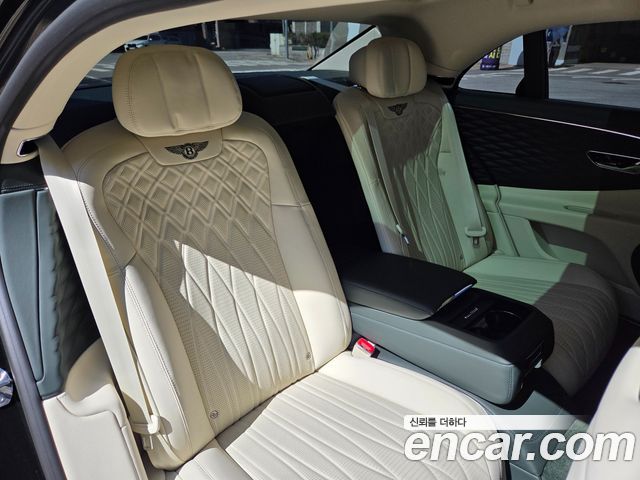 Bentley Flying Spur 2021 — photo 12