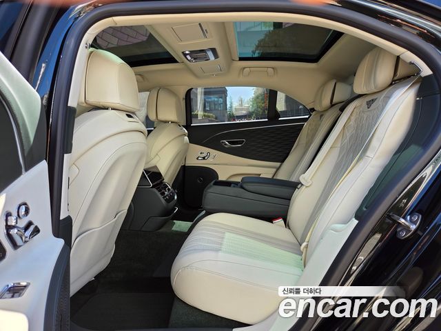 Bentley Flying Spur 2021 — photo 13