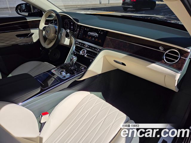 Bentley Flying Spur 2021 — photo 14