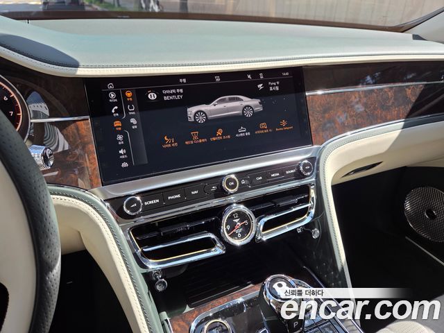 Bentley Flying Spur 2021 — photo 17