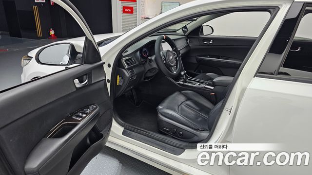 Kia K5 2016 — photo 13