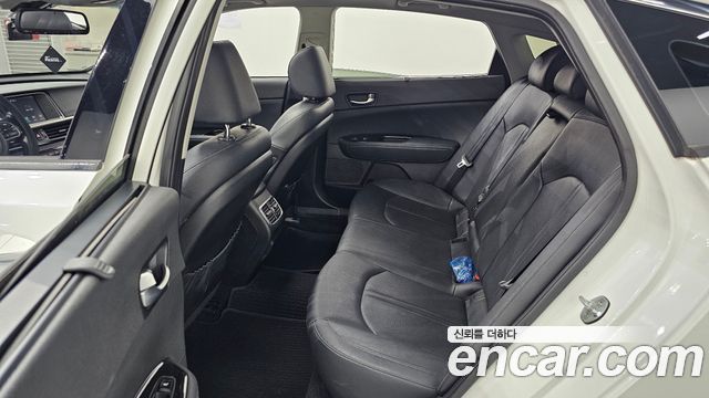 Kia K5 2016 — photo 18
