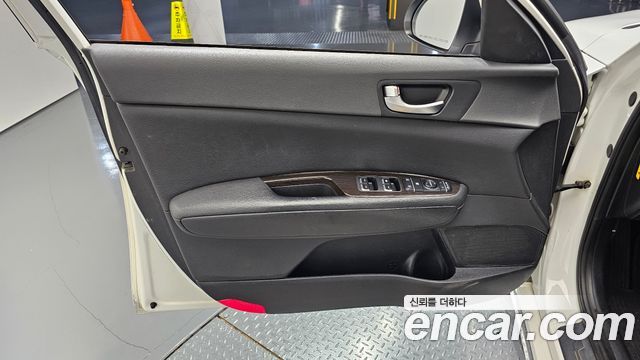 Kia K5 2016 — photo 14