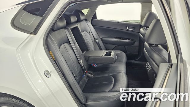 Kia K5 2016 — photo 16
