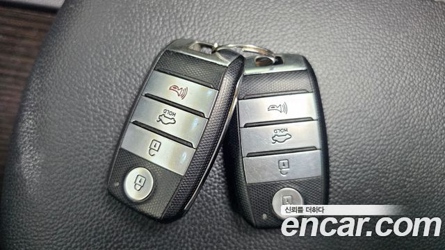 Kia K5 2016 — photo 31