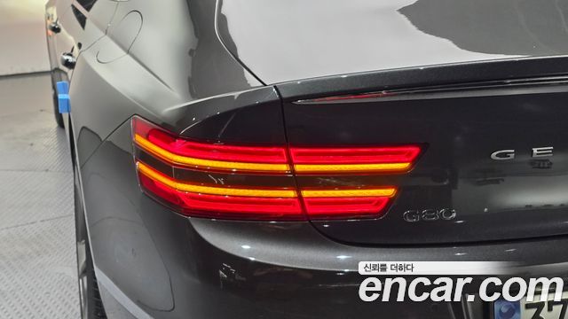 Genesis G80 2023 — photo 9