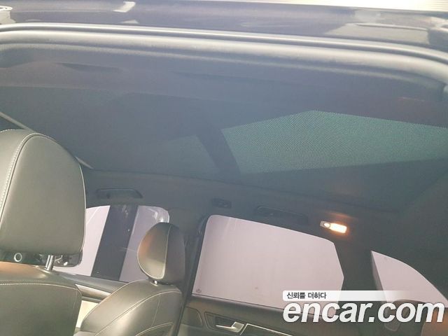 Audi SQ5 2016 — photo 13