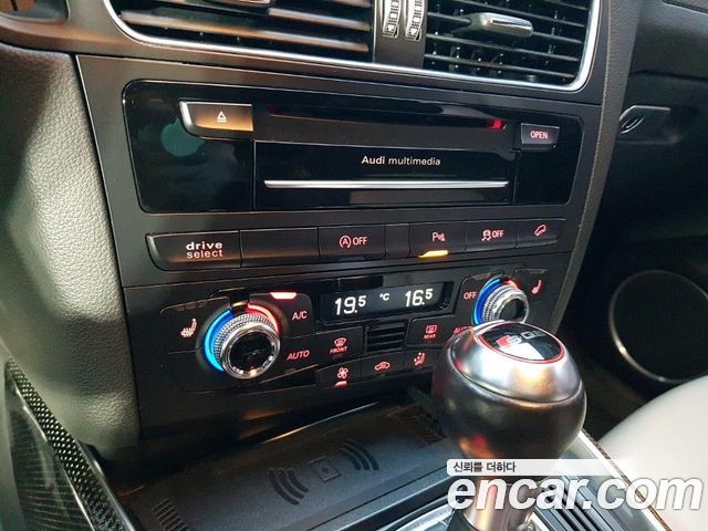 Audi SQ5 2016 — photo 15