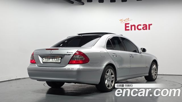 Mercedes-Benz E-Class 2008 — photo 2
