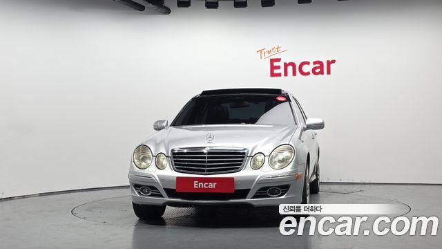 Mercedes-Benz E-Class 2008 — photo 3