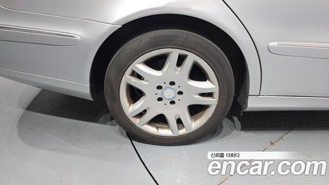 Mercedes-Benz E-Class 2008 — photo 5