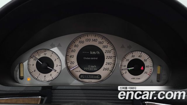 Mercedes-Benz E-Class 2008 — photo 10