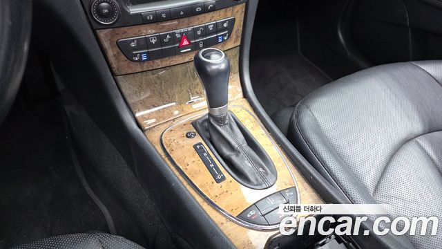 Mercedes-Benz E-Class 2008 — photo 11