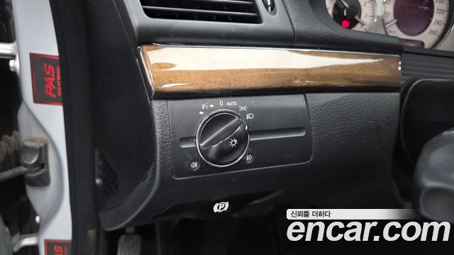 Mercedes-Benz E-Class 2008 — photo 21