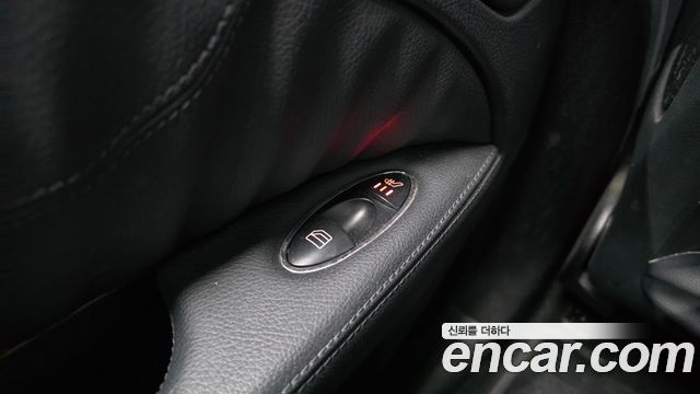 Mercedes-Benz E-Class 2008 — photo 23