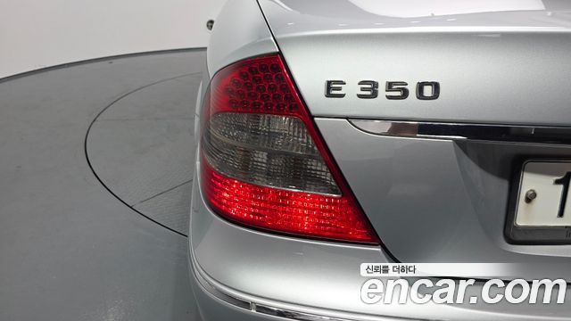 Mercedes-Benz E-Class 2008 — photo 8