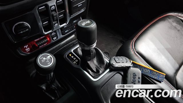 Jeep Wrangler 2025 — photo 12