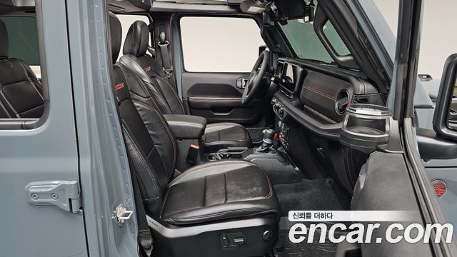 Jeep Wrangler 2025 — photo 17